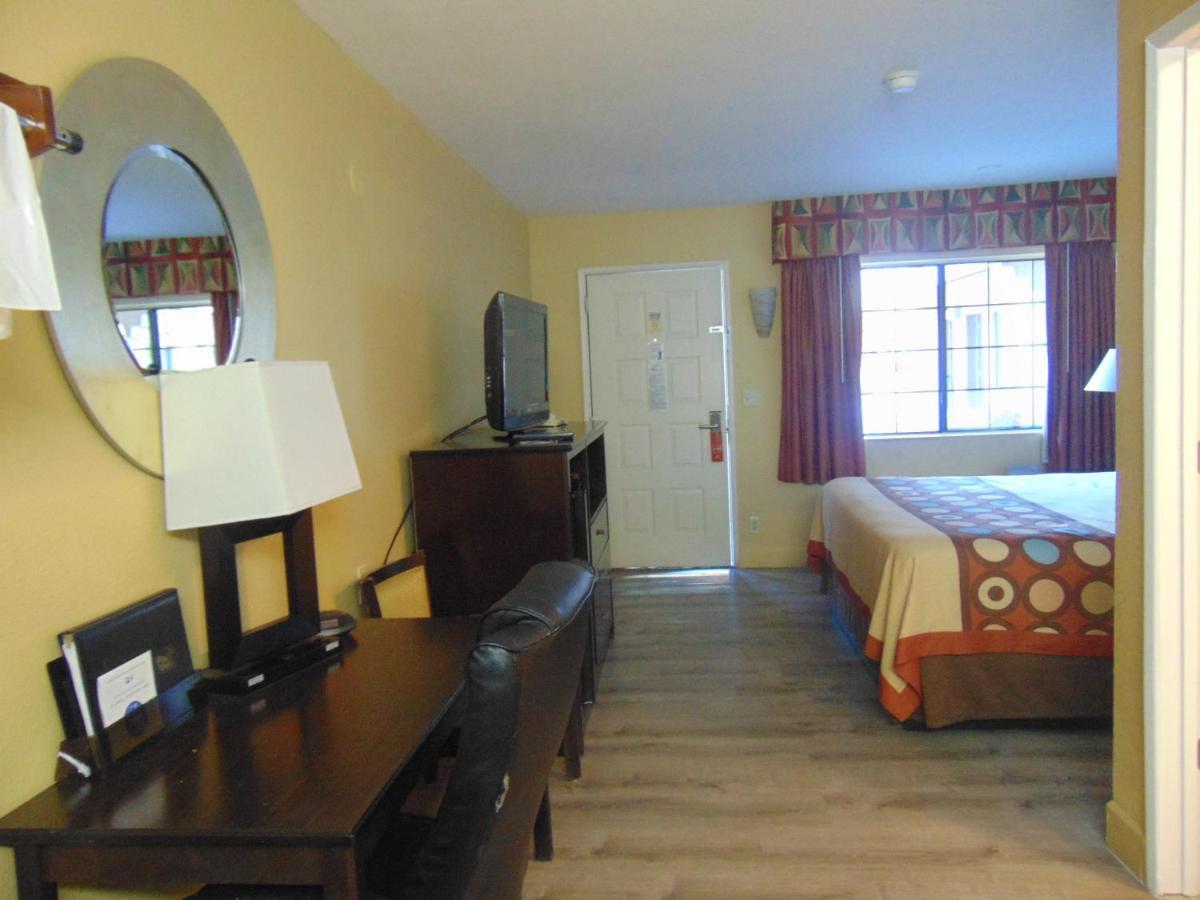 Super 8 By Wyndham 2*